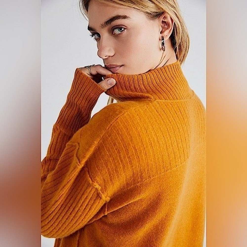 NWOT Free People 100% Cashmere Aubrey Turtleneck Sweater. Size Small